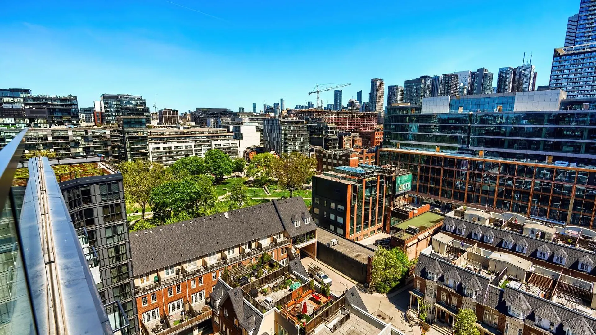 Condo In The Heart Of Downtown Toronto! contacts