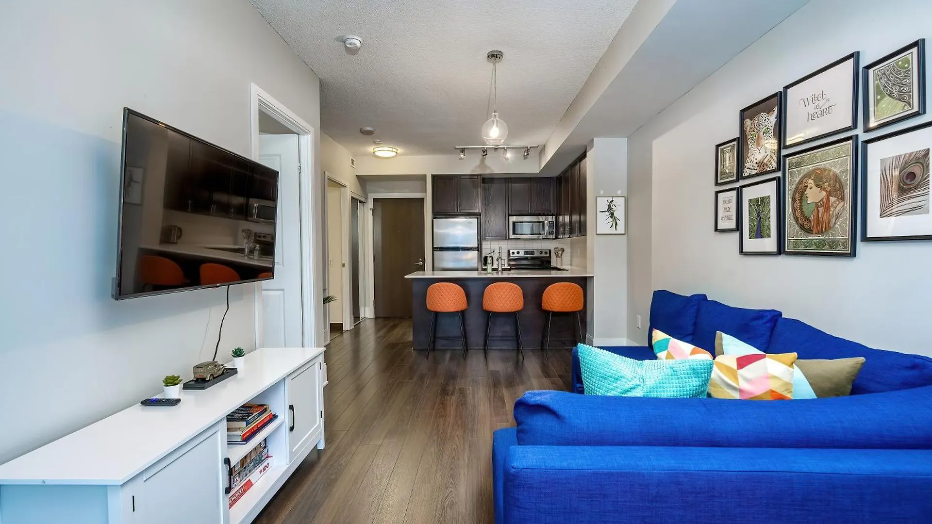 Condo In The Heart Of Downtown Toronto!