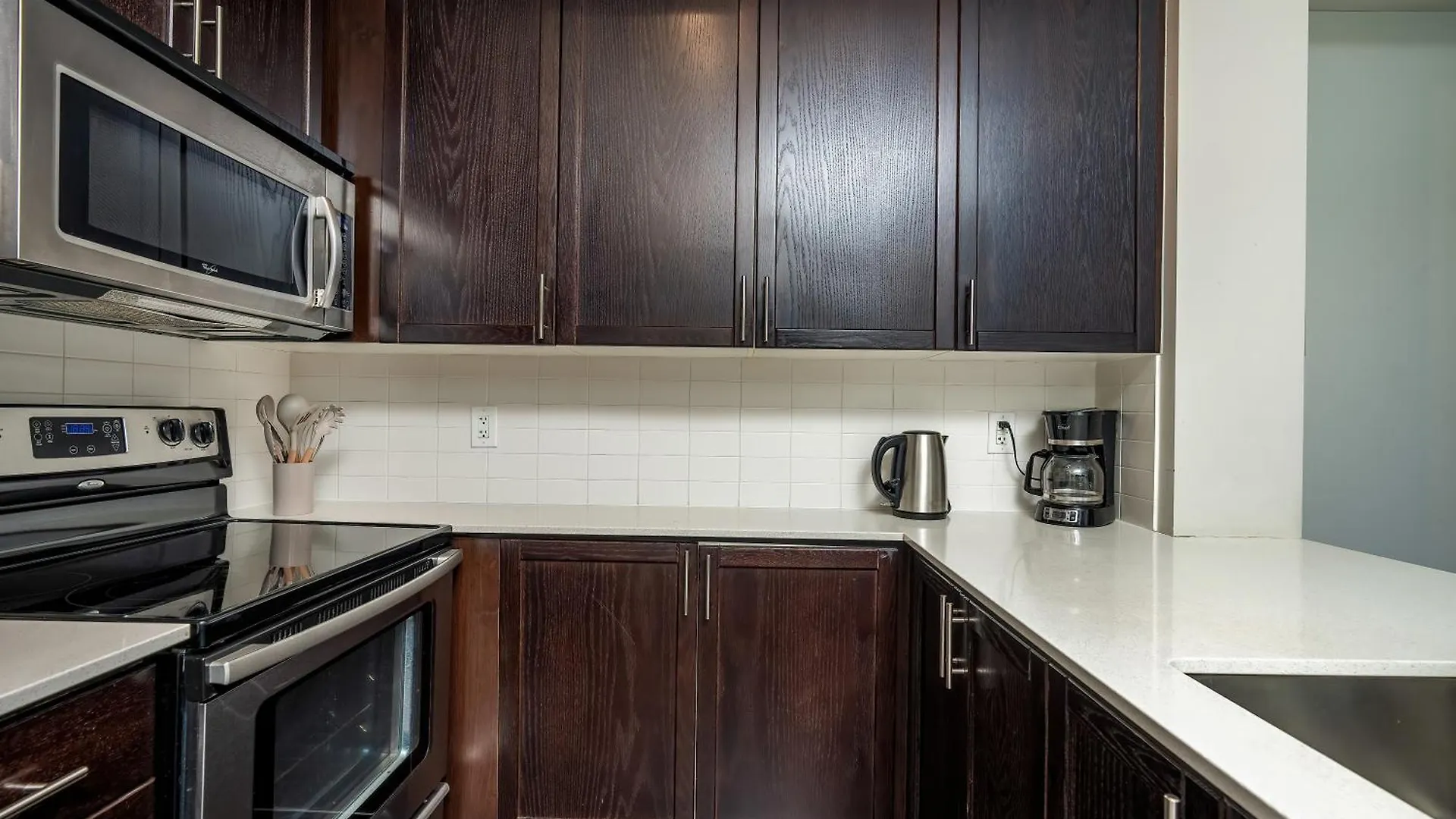 Condo In The Heart Of Downtown Toronto! Toronto