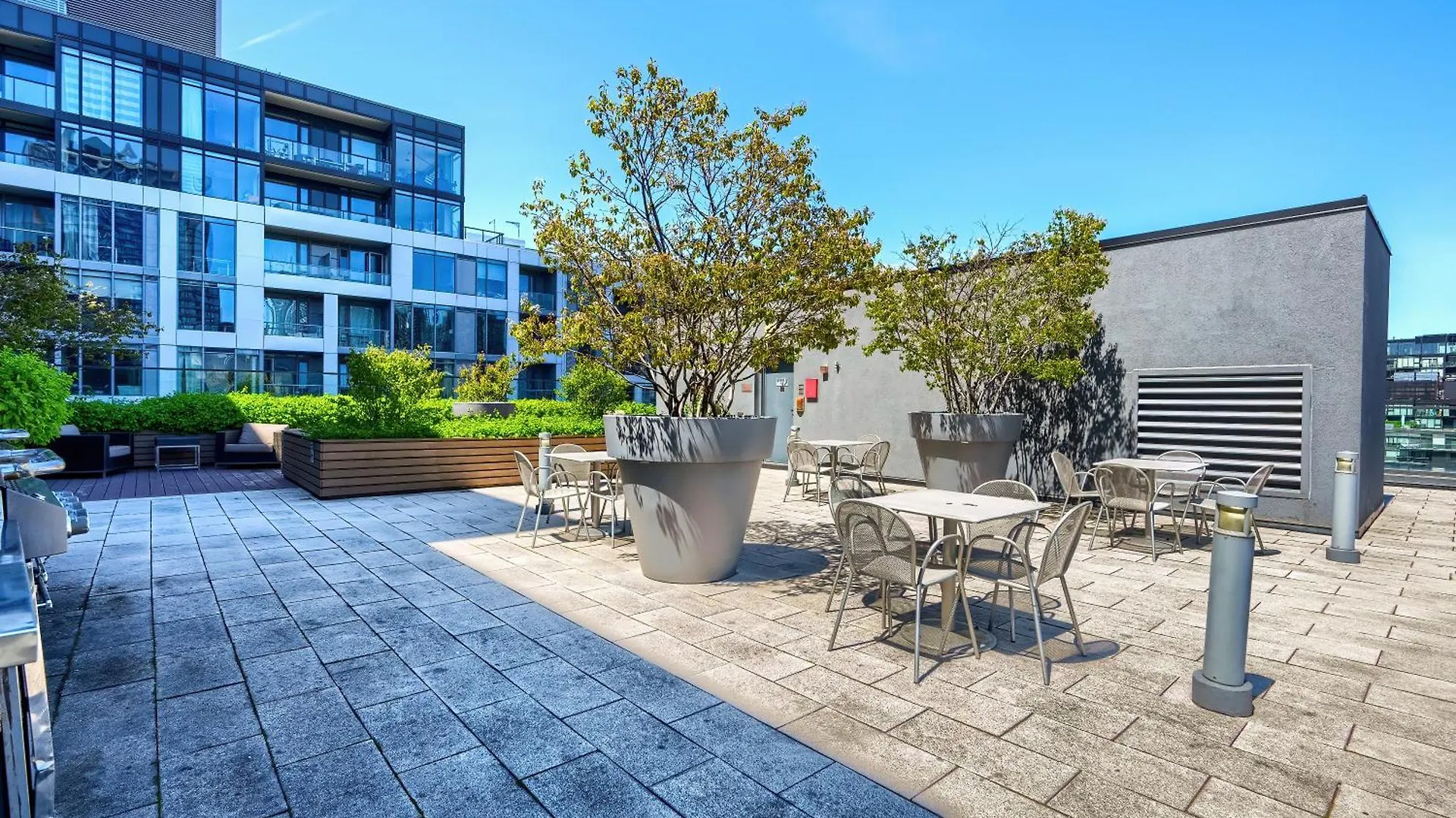 Apartment Condo In The Heart Of Downtown Toronto! Canada