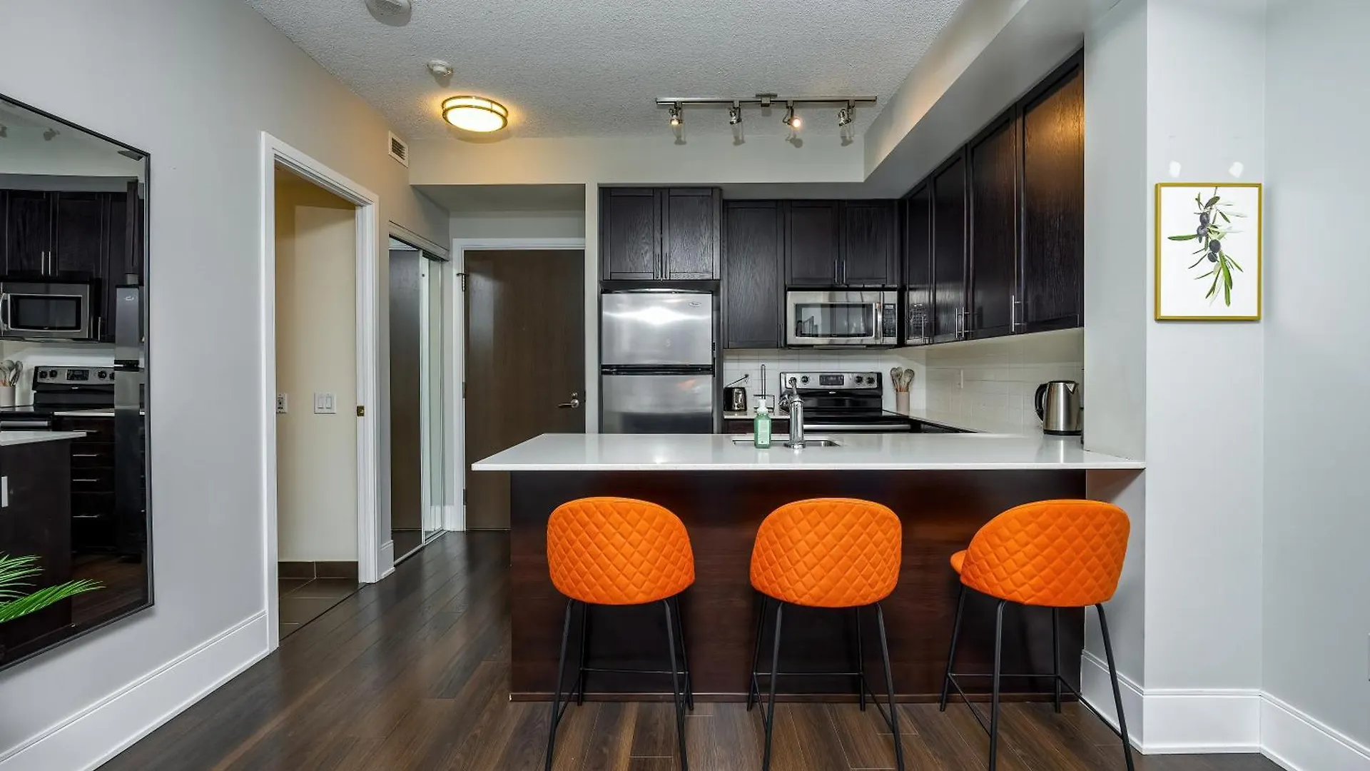 Condo In The Heart Of Downtown Toronto! Kanada